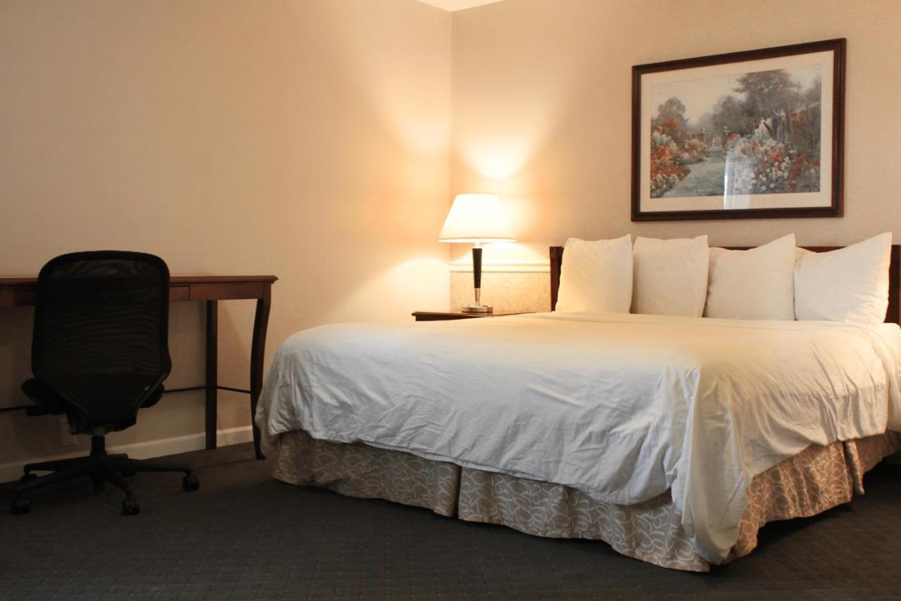 Alpine Inn & Suites Rockford Extérieur photo