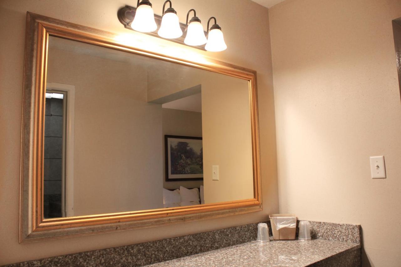 Alpine Inn & Suites Rockford Extérieur photo