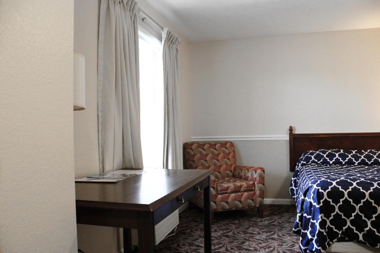 Alpine Inn & Suites Rockford Extérieur photo