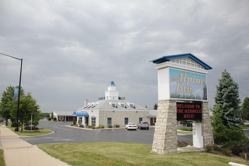 Alpine Inn & Suites Rockford Extérieur photo
