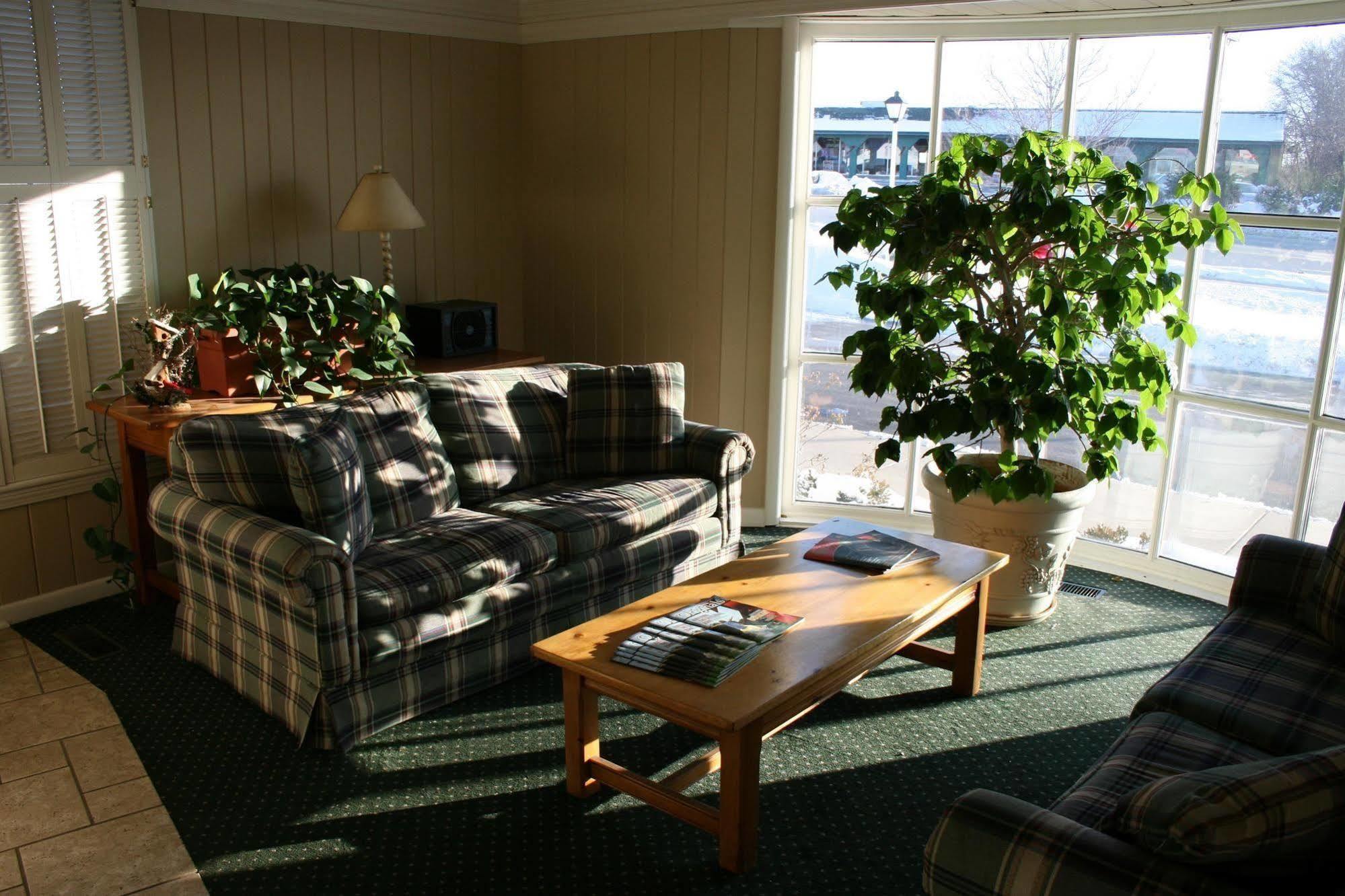 Alpine Inn & Suites Rockford Extérieur photo