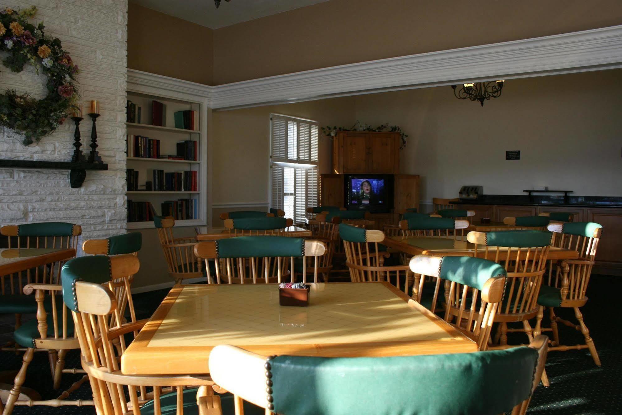 Alpine Inn & Suites Rockford Extérieur photo